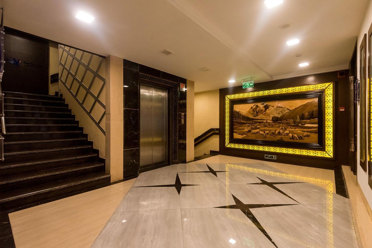 Golden Chariot Vasai Hotel Exteriér fotografie