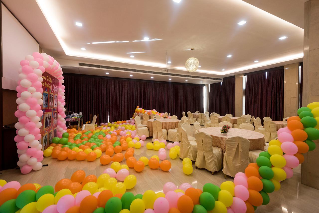 Golden Chariot Vasai Hotel Exteriér fotografie