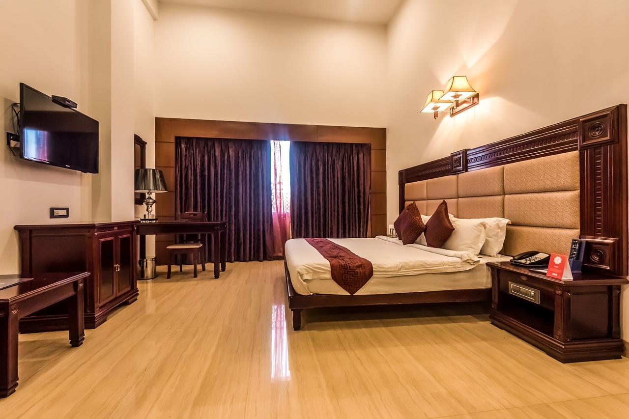 Golden Chariot Vasai Hotel Exteriér fotografie