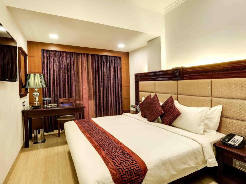 Golden Chariot Vasai Hotel Exteriér fotografie