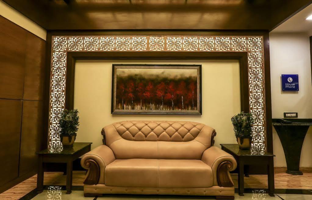 Golden Chariot Vasai Hotel Exteriér fotografie