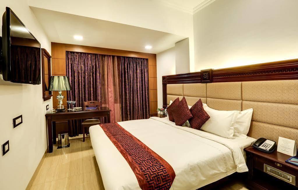 Golden Chariot Vasai Hotel Exteriér fotografie